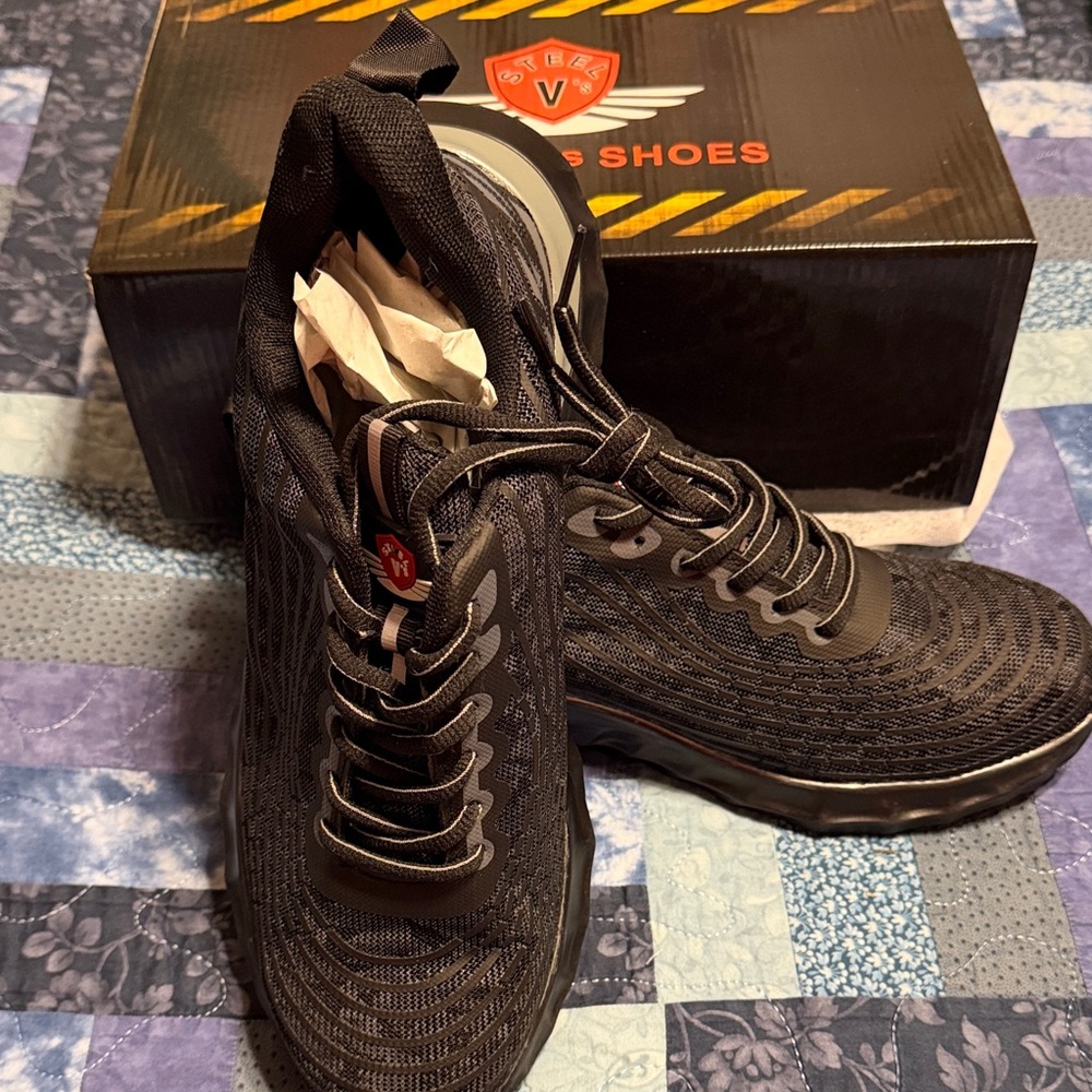 Black steel toe Athletic Sneakers for Men